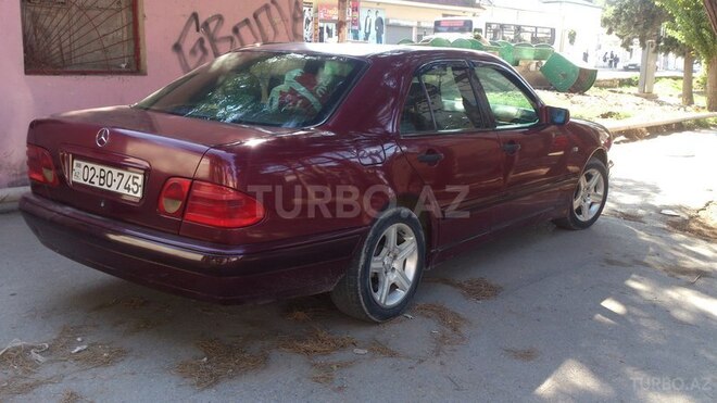 Mercedes E 220 1998, 26,000 km - 2.9 l - Bakı