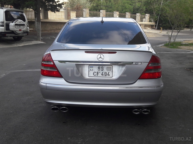 Mercedes E 320 2002, 209,000 km - 3.2 l - Bakı