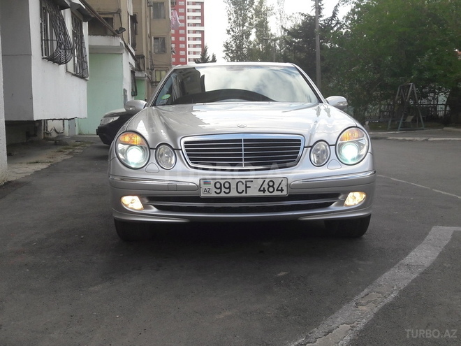 Mercedes E 320 2002, 209,000 km - 3.2 l - Bakı