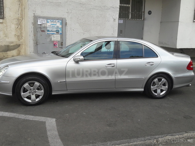 Mercedes E 320 2002, 209,000 km - 3.2 l - Bakı