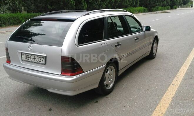 Mercedes C 220 1999, 230,000 km - 2.2 l - Sumqayıt