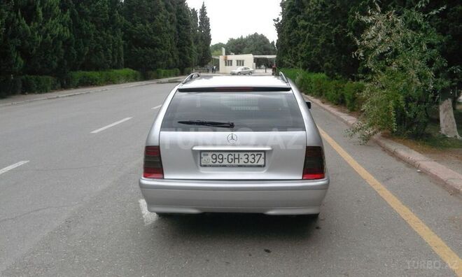 Mercedes C 220 1999, 230,000 km - 2.2 l - Sumqayıt