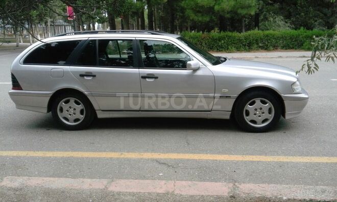 Mercedes C 220 1999, 230,000 km - 2.2 l - Sumqayıt