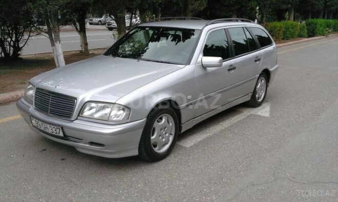Mercedes C 220 1999, 230,000 km - 2.2 l - Sumqayıt