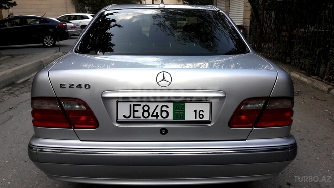 Mercedes E 240 2000, 208,000 km - 2.6 l - Bakı