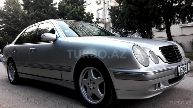 Mercedes E 240 2000, 208,000 km - 2.6 l - Bakı