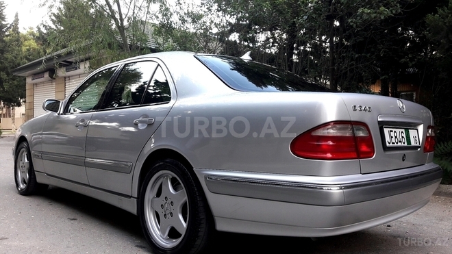 Mercedes E 240 2000, 208,000 km - 2.6 l - Bakı