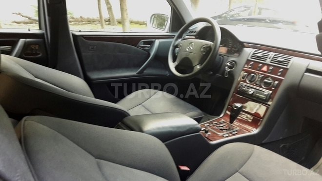 Mercedes E 240 2000, 208,000 km - 2.6 l - Bakı