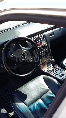 Mercedes E 270 2001, 400,300 km - 2.7 l - Sumqayıt