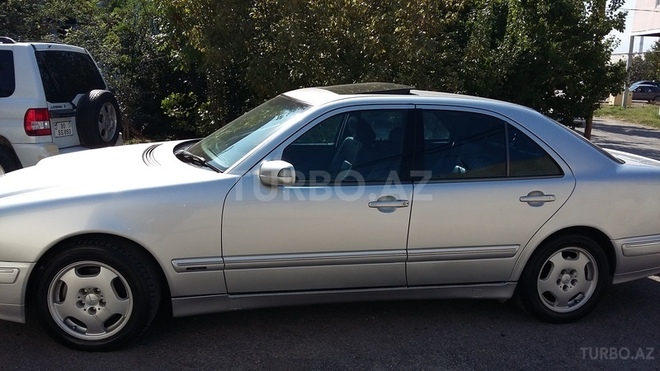 Mercedes E 270 2001, 400,300 km - 2.7 l - Sumqayıt