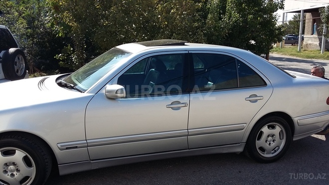 Mercedes E 270 2001, 400,300 km - 2.7 l - Sumqayıt