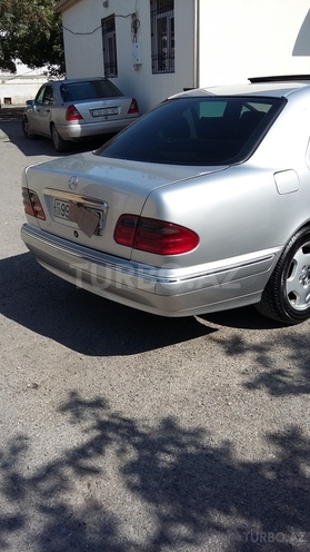 Mercedes E 270 2001, 400,300 km - 2.7 l - Sumqayıt