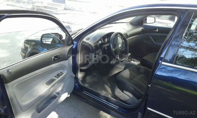 Volkswagen Passat 2003, 240,000 km - 1.8 l - Sumqayıt