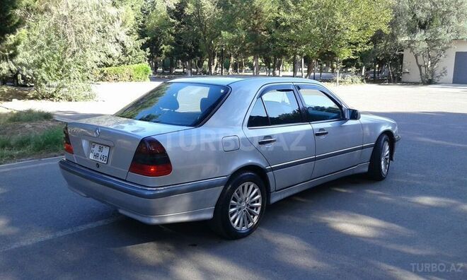 Mercedes C 230 1999, 240,000 km - 2.3 l - Sumqayıt
