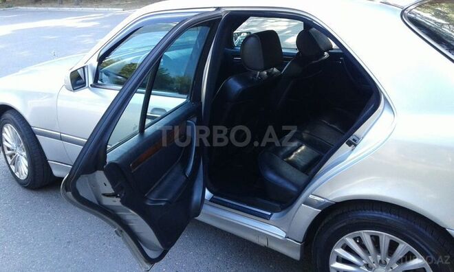 Mercedes C 230 1999, 240,000 km - 2.3 l - Sumqayıt