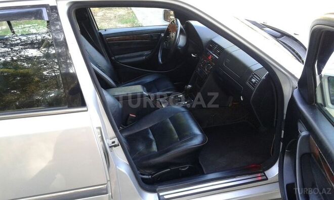Mercedes C 230 1999, 240,000 km - 2.3 l - Sumqayıt