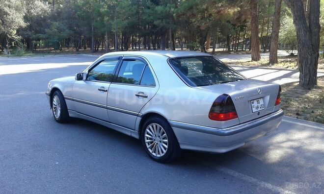 Mercedes C 230 1999, 240,000 km - 2.3 l - Sumqayıt