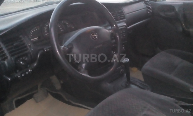 Opel Vectra 1996, 280,000 km - 1.6 l - Gəncə