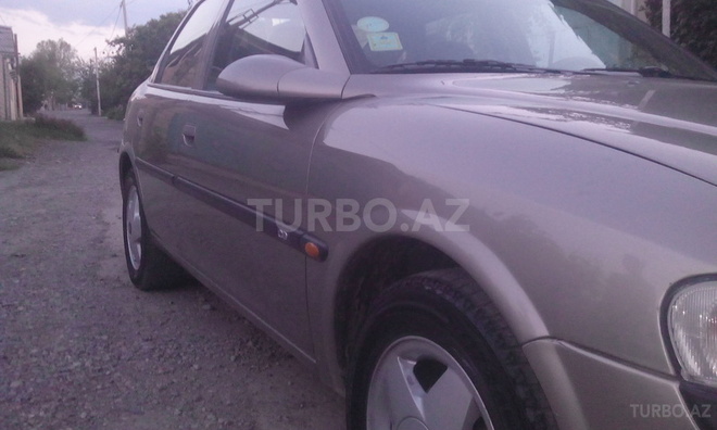 Opel Vectra 1996, 280,000 km - 1.6 l - Gəncə