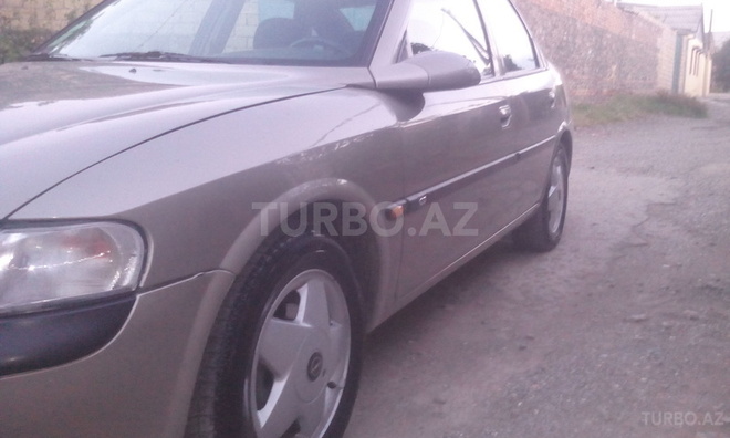 Opel Vectra 1996, 280,000 km - 1.6 l - Gəncə