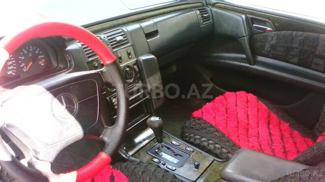Mercedes E 320 1996, 190,000 km - 3.2 l - Qəbələ