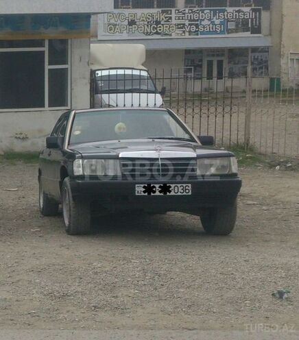 Mercedes 190 1990, 220,789 km - 2.0 l - Quba