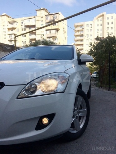 Kia Ceed 2010, 125,000 km - 2.0 l - Bakı