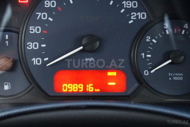Peugeot  2006, 98,000 km - 1.4 л - Bakı