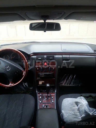 Mercedes E 200 1999, 180 km - 2.0 l - Bakı