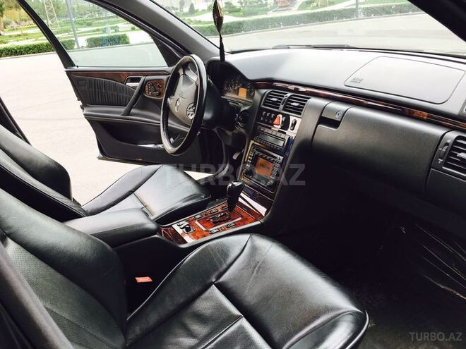 Mercedes E 320 2001, 21,000 km - 3.2 л - Bakı
