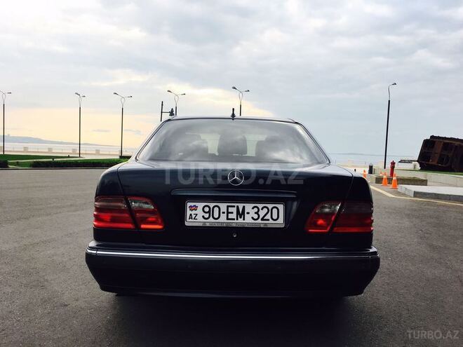 Mercedes E 320 2001, 21,000 km - 3.2 л - Bakı