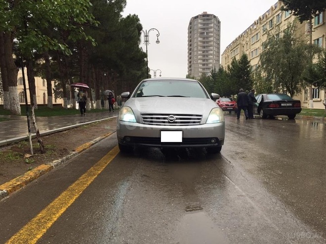 Nissan Teana 2003, 175,000 km - 2.3 l - Bakı