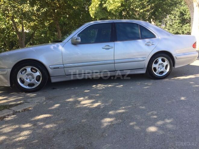 Mercedes E 280 2001, 120,000 km - 2.8 l - Bakı