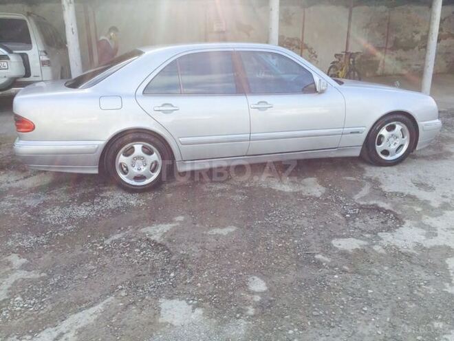 Mercedes E 280 2001, 120,000 km - 2.8 l - Bakı