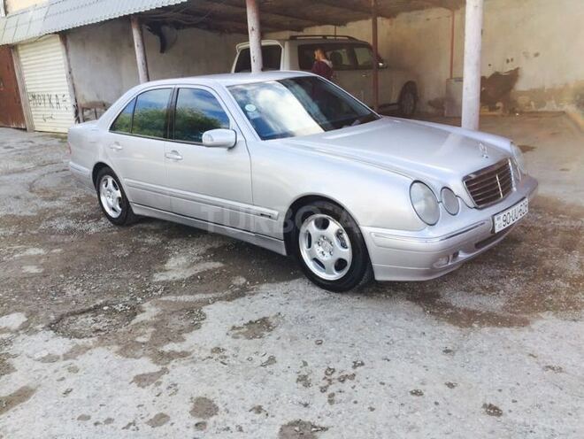 Mercedes E 280 2001, 120,000 km - 2.8 l - Bakı