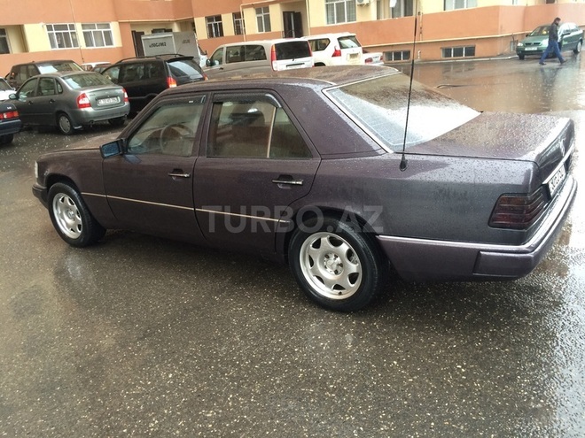 Mercedes E 200 1991, 251,041 km - 2.0 l - Bakı