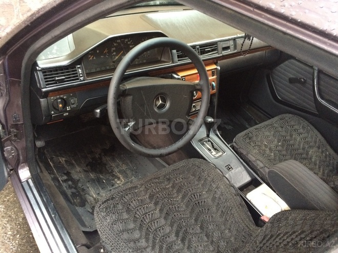 Mercedes E 200 1991, 251,041 km - 2.0 l - Bakı