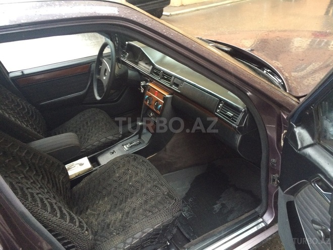 Mercedes E 200 1991, 251,041 km - 2.0 l - Bakı
