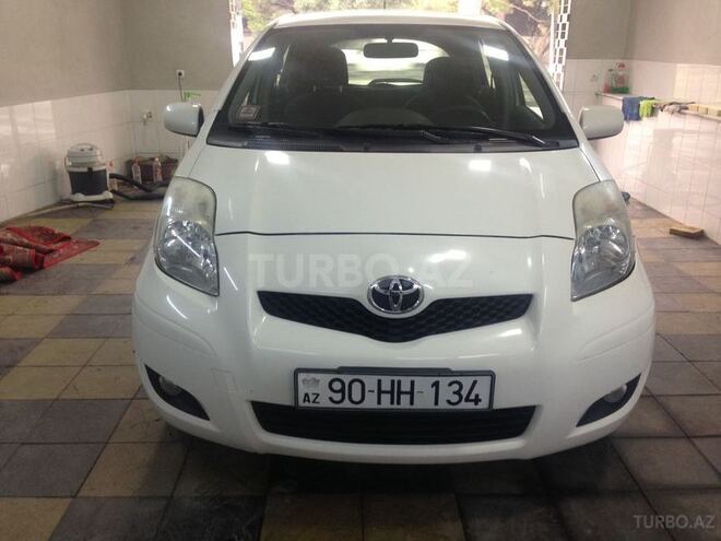 Toyota Yaris 2010, 180,000 km - 1.3 л - Bakı