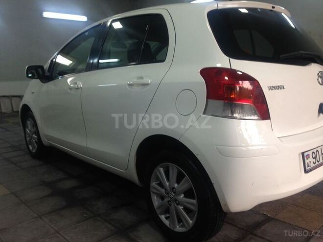 Toyota Yaris 2010, 180,000 km - 1.3 л - Bakı