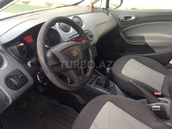 SEAT Ibiza 2013, 101,200 km - 1.4 l - Bakı