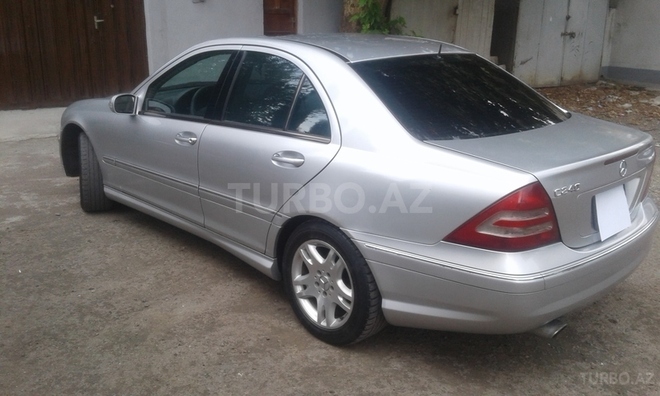 Mercedes C 240 2001, 200,000 km - 2.6 l - Tovuz