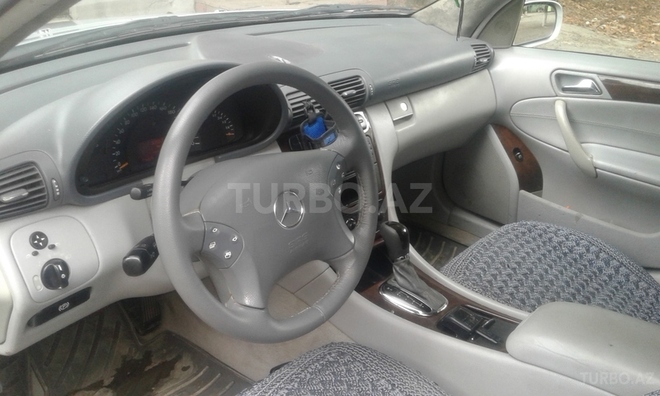 Mercedes C 240 2001, 200,000 km - 2.6 l - Tovuz