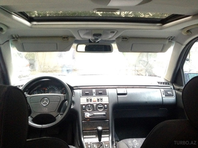 Mercedes E 240 1999, 210,000 km - 2.4 л - Bakı