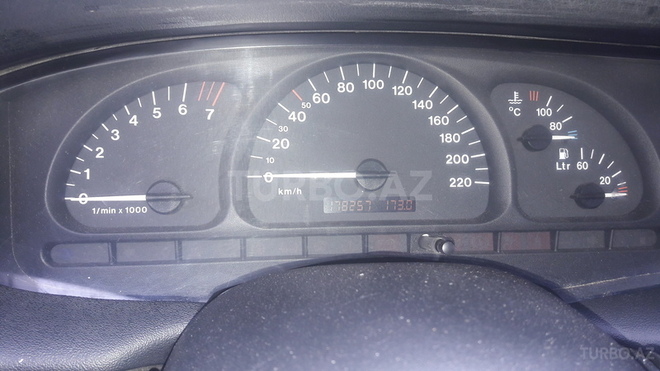 Opel Vectra 1999, 178,000 km - 1.6 l - Bakı