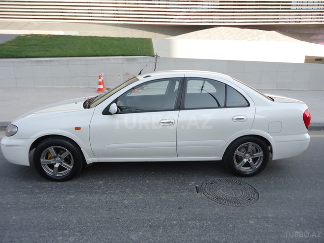Nissan Sunny 2004, 167,876 km - 1.6 l - Bakı