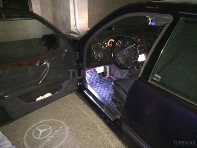 Mercedes E 280 2000, 167,900 km - 2.8 л - Bakı