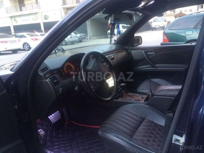 Mercedes E 280 2000, 167,900 km - 2.8 л - Bakı