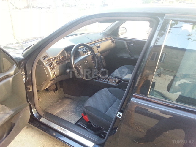 Mercedes E 280 2000, 191,065 km - 2.8 l - Gəncə