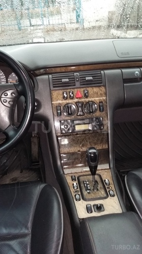 Mercedes E 270 2001, 4,003,100 km - 2.7 l - Sumqayıt